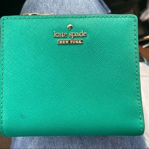 ⛔️Sold⛔️Kate Spade Bifold
